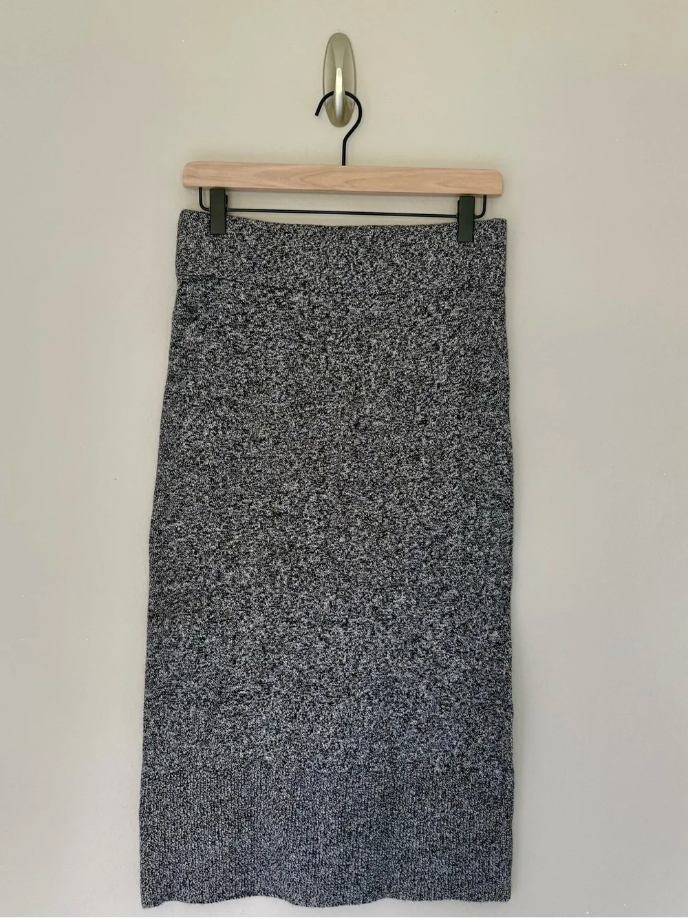 NWT LOFT Outlet Marled Knit Stretchy Midi Pull On Pencil Skirt Black White - S